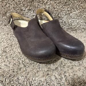 Woman's Clogs Dansko Merrin Mule 38